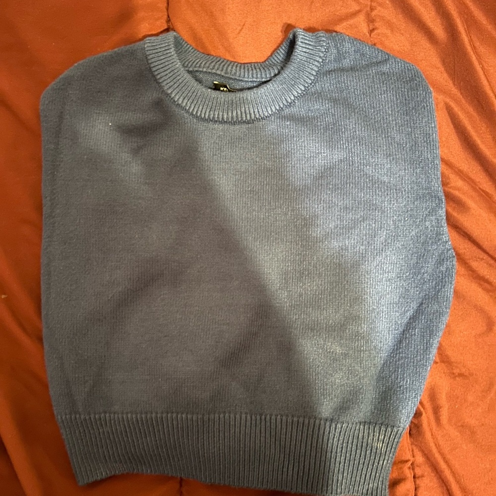 Kendall & Kylie cropped navy blue sweater size extra small. Super cute